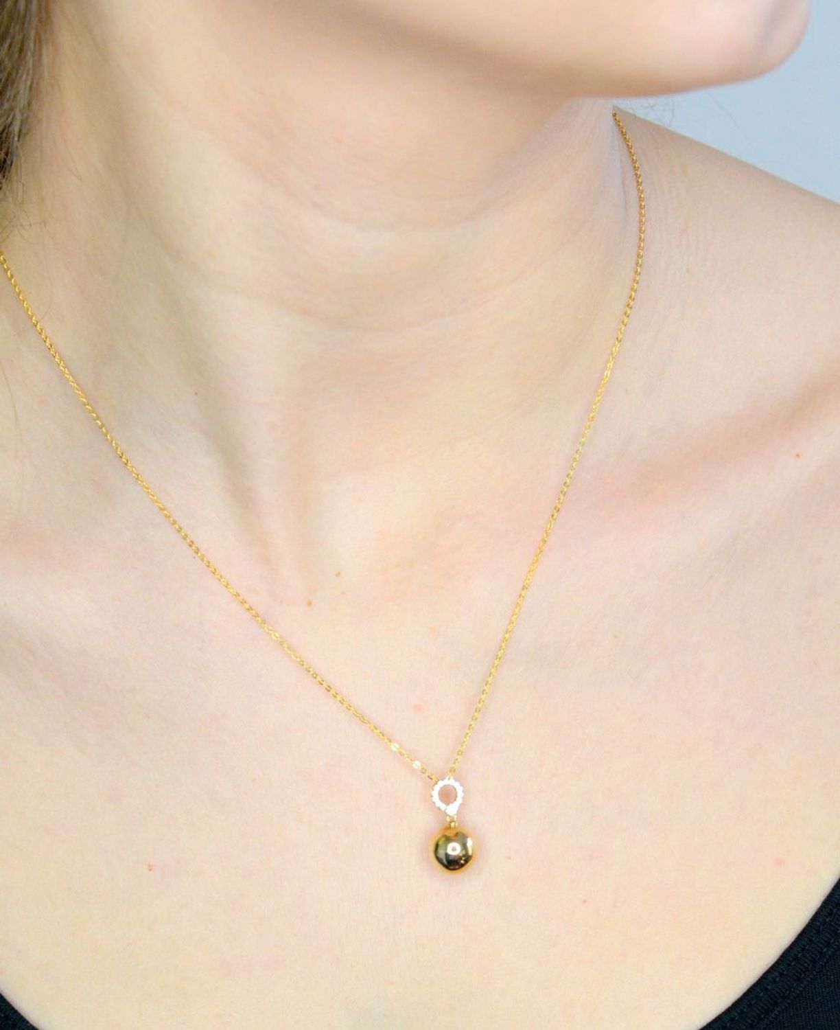 Łańcuszek srebrny pozłacany 925 ankier 42 cm DIA-LAN-6020-925 0,6mm Efektowny splot, który przez swoją uniwersalną strukturę jest idealną bazą do rozmaitych wisiorków oraz dodatków. Najchętniej wybierany jest jako prezent urod (1).jpg